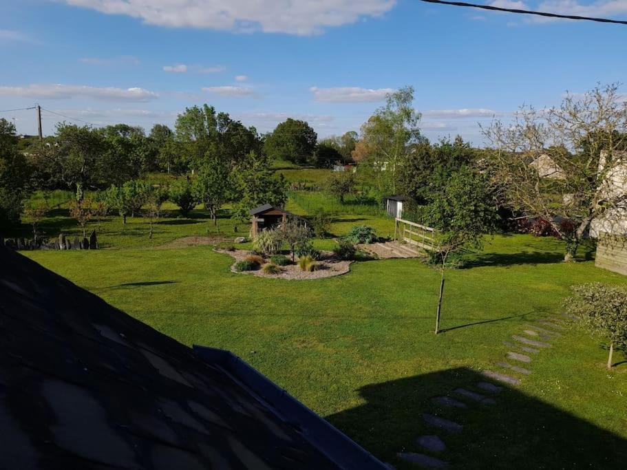 Chambre Dans Un Ecrin De Verdure Bed & Breakfast Angrie Eksteriør bilde